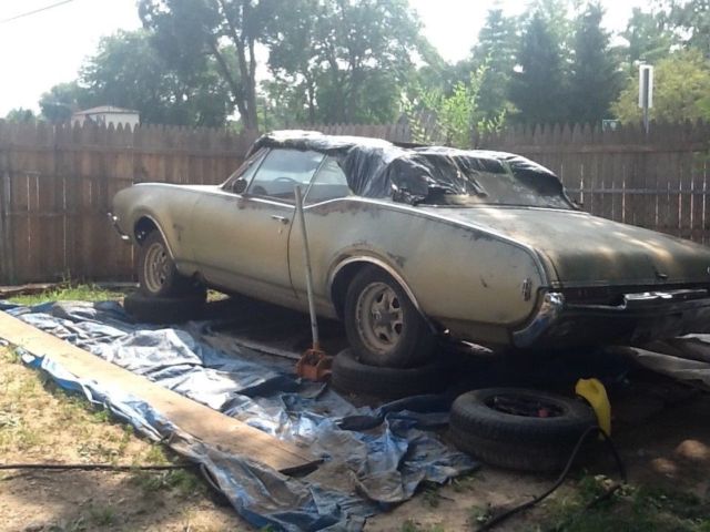 1968 Green Oldsmobile Cutlass Convertible