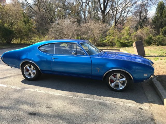 1968 Blue Oldsmobile Cutlass