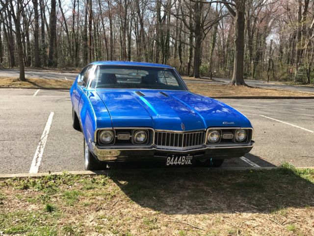 1968 Blue Oldsmobile Cutlass