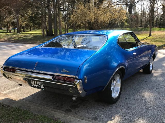 1968 Blue Oldsmobile Cutlass