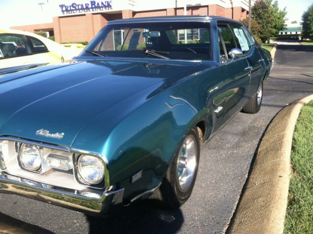 1968 Aquamarine Oldsmobile Cutlass