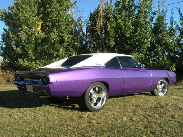 1968 PLUM CRAZY PURPLE Dodge Charger 2 DR HARDTOP
