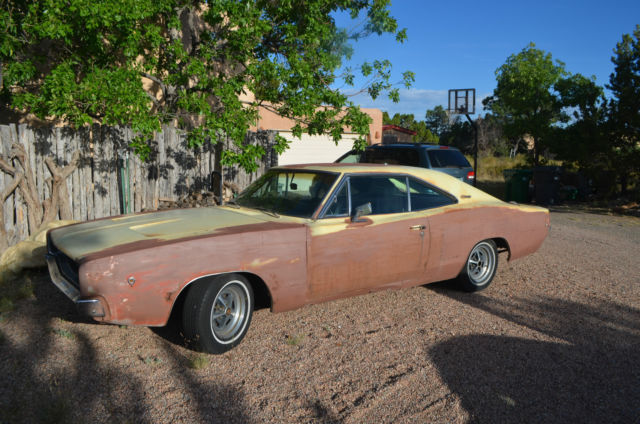 1968 Gold/primer Dodge Charger