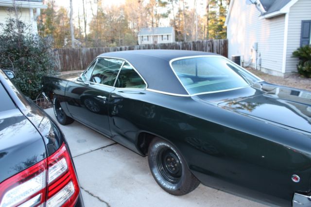 1968 Red Dodge Coronet Coupe