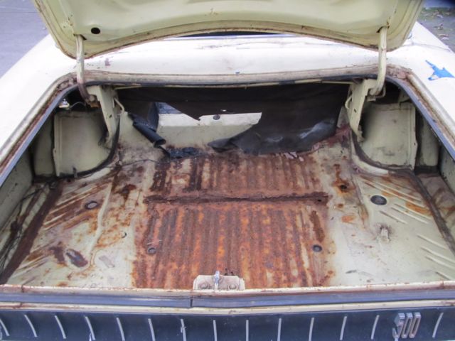 1968 Yellow Dodge Coronet