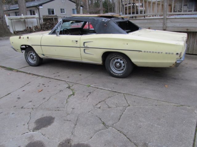 1968 Yellow Dodge Coronet