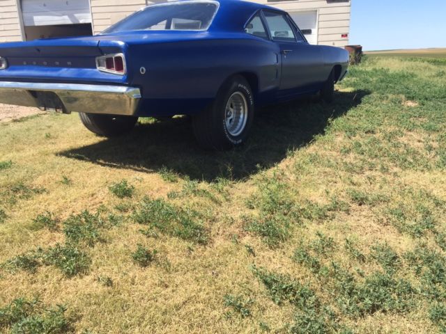 1968 blue Dodge Coronet