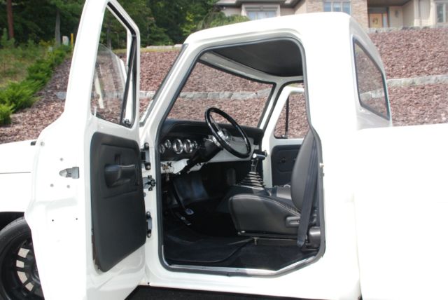 1968 White Ford F-100