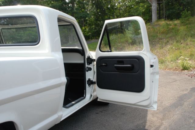 1968 White Ford F-100