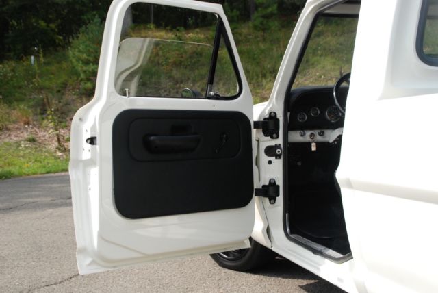 1968 White Ford F-100