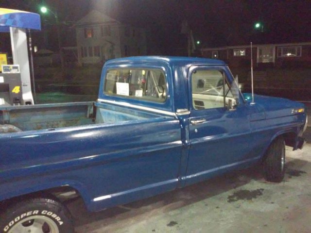 19680000 Blue Ford F-100 Standard Cab Pickup