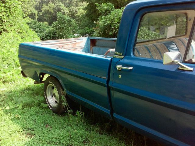 19680000 Blue Ford F-100 Standard Cab Pickup