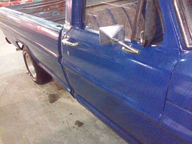 19680000 Blue Ford F-100 Standard Cab Pickup