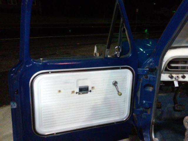 19680000 Blue Ford F-100 Standard Cab Pickup