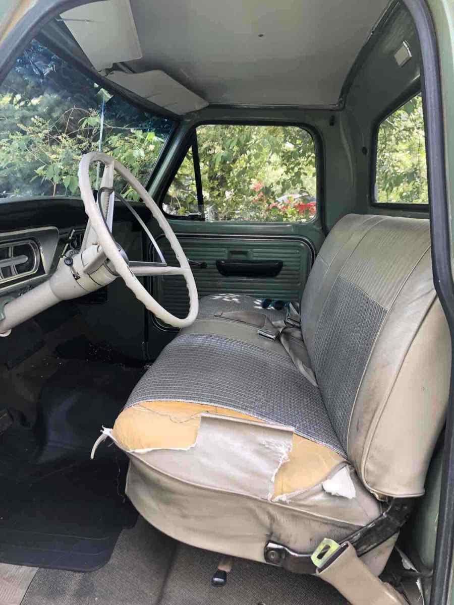 1968 Green Ford F-100 Standard Cab Pickup