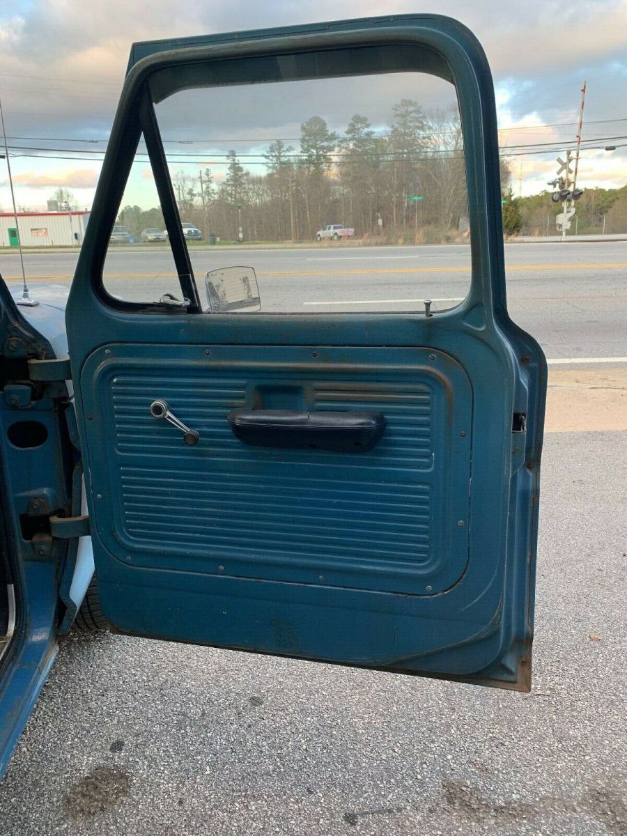 1968 Ford F-100 Standard Cab Pickup