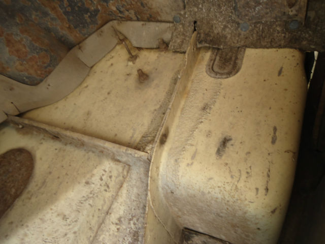 1968 Yellow Ford F-250 U/K