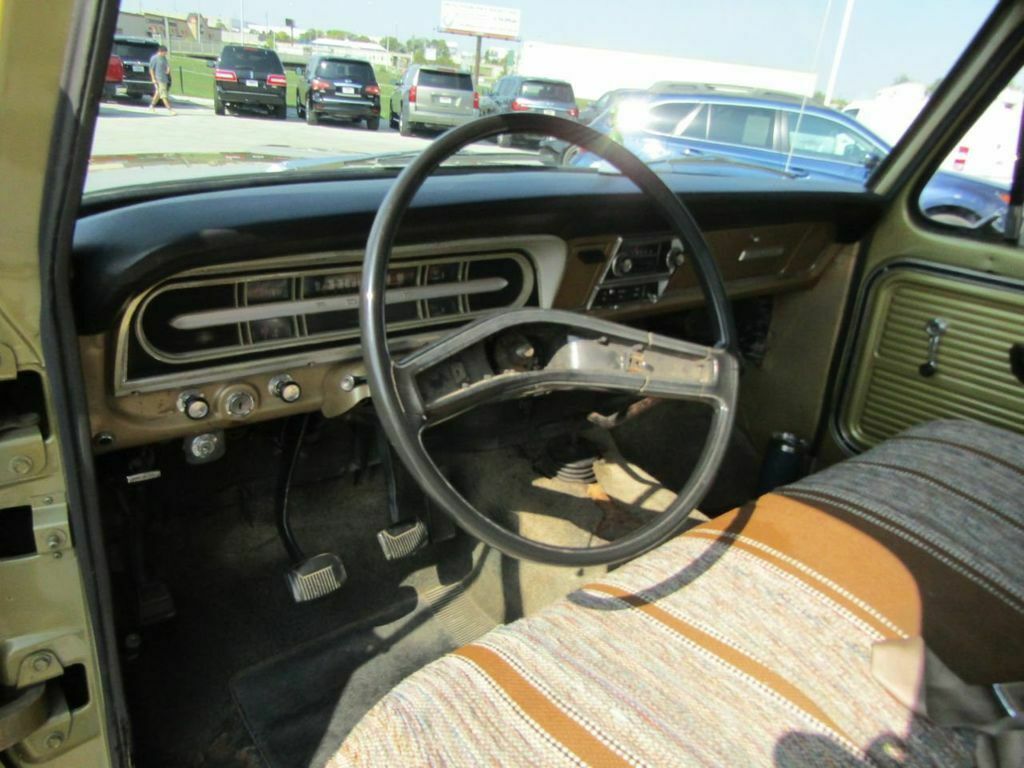 1968 Gold Ford F-250 Truck