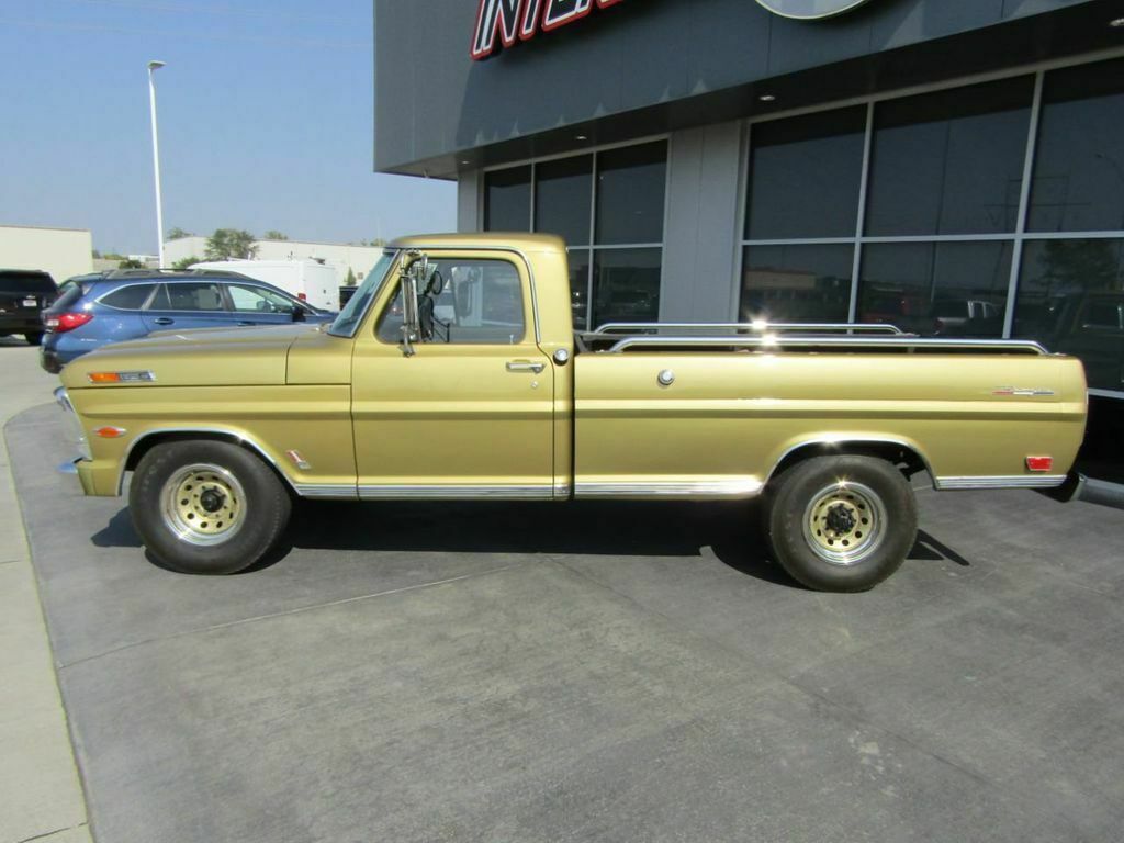 1968 Gold Ford F-250 Truck