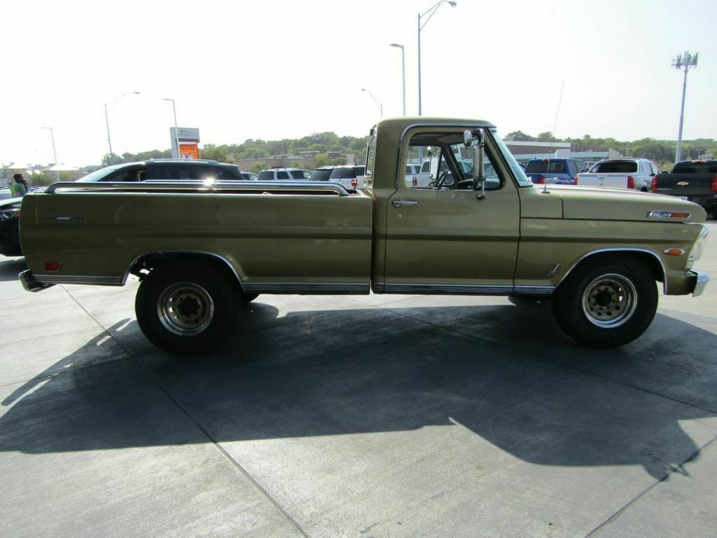 1968 Gold Ford F-250 Truck