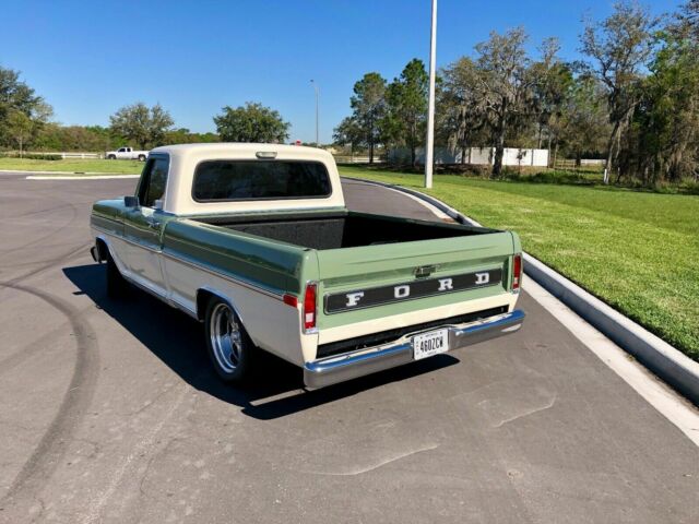 1968 BOXWOOD GREEN / WIMBLEDON WHITE Ford F-100 Standard Cab Pickup