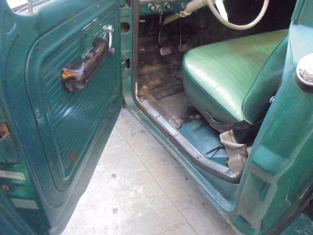 1968 green Ford F-100