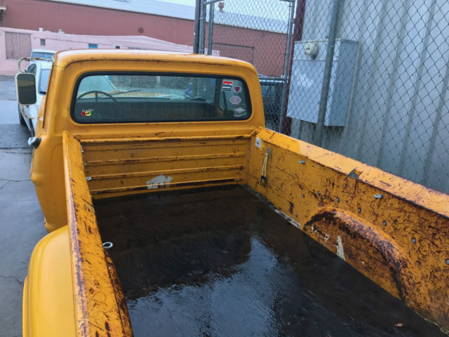1968 Ford G (Yellow) Ford F-250 Crew Cab Pickup