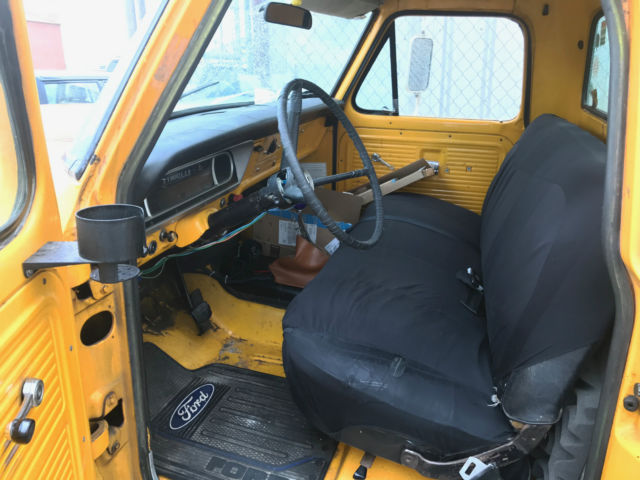 1968 Ford G (Yellow) Ford F-250 Crew Cab Pickup