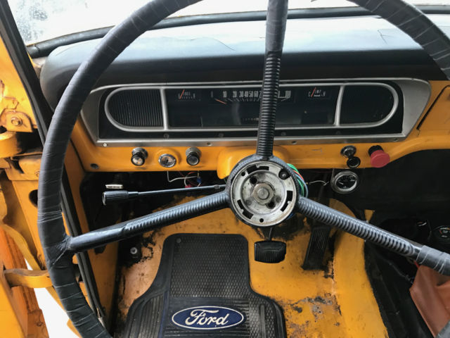 1968 Ford G (Yellow) Ford F-250 Crew Cab Pickup