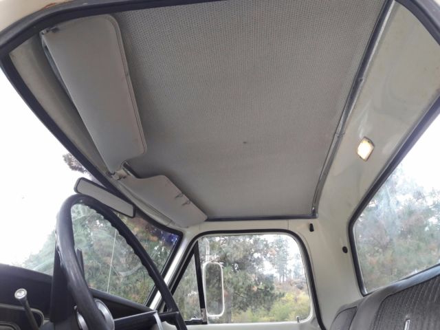 1968 White Ford F-250 Standard Cab Pickup