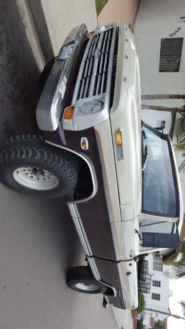1968 Brown/ beige. Orange pin stripe Ford F-250 Crew Cab Pickup