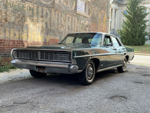 1968 Green Ford LTD Sedan