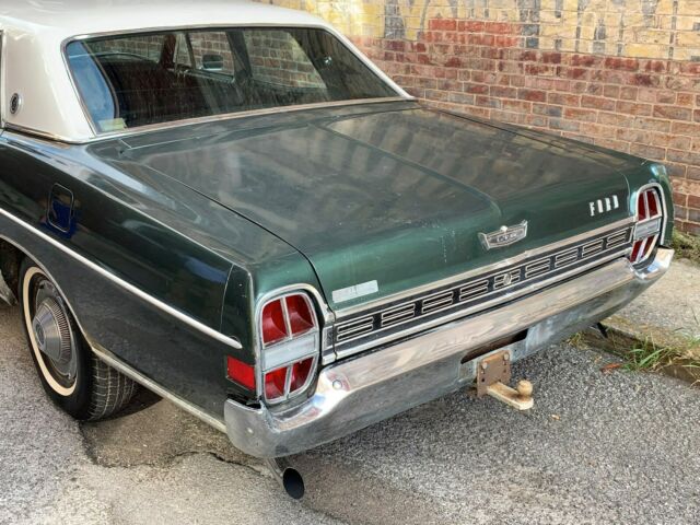 1968 Green Ford LTD Sedan