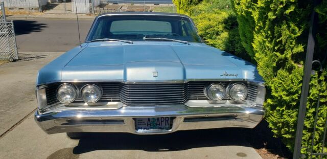 1968 Blue Ford Mercury - Park lane