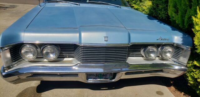 1968 Blue Ford Mercury - Park lane