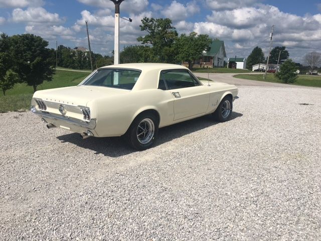 1968 Off white Ford Mustang Convertible