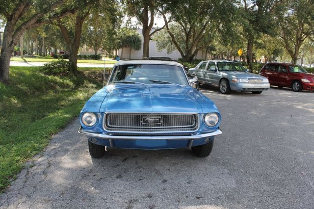 1968 Blue Ford Mustang CV : Convertible