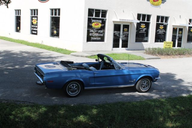 1968 Blue Ford Mustang CV : Convertible