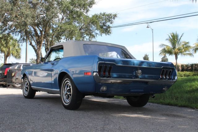 1968 Blue Ford Mustang CV : Convertible