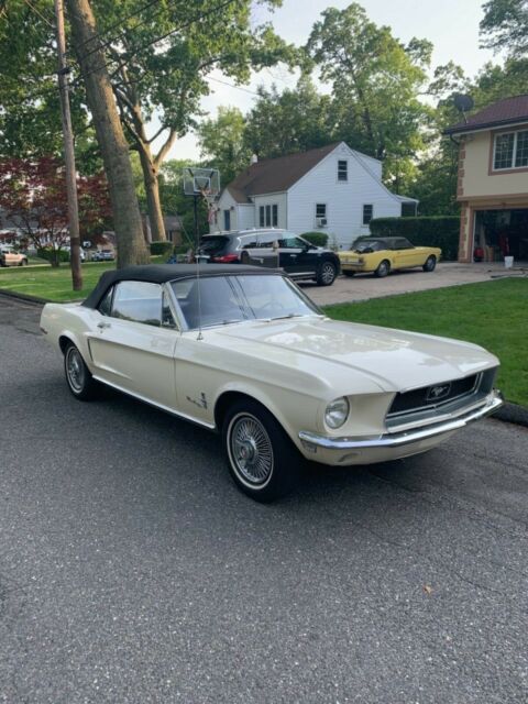 1968 Wimbledon white Ford Mustang Convertible