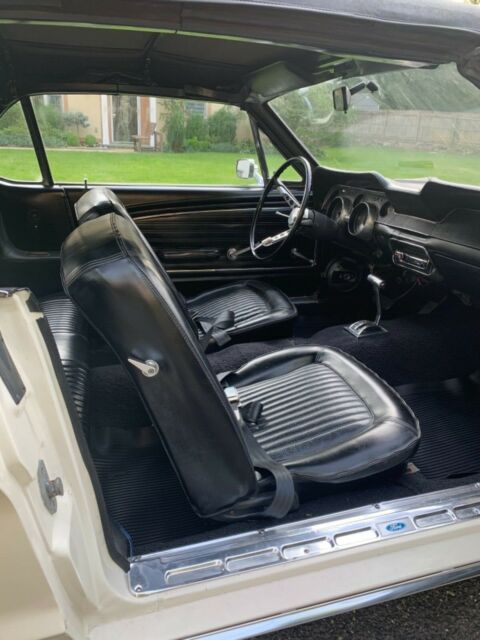 1968 Wimbledon white Ford Mustang Convertible