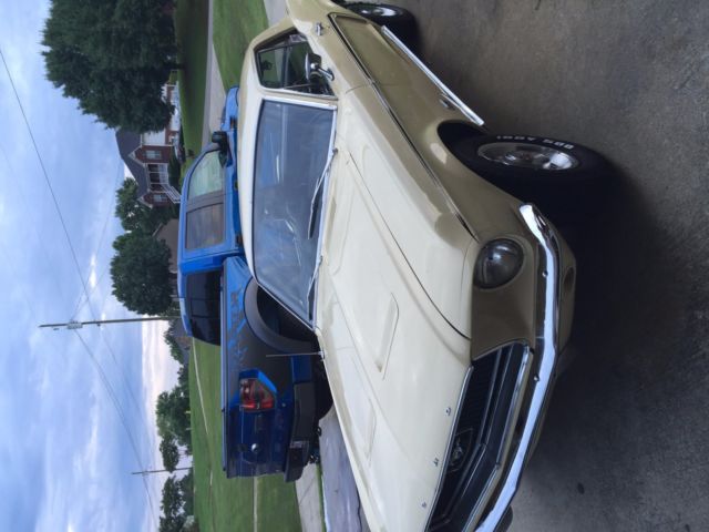 1968 meadowlark yellow Ford Mustang Coupe