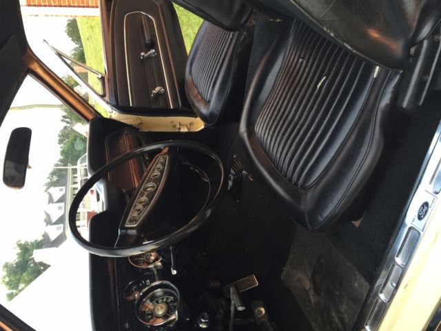 1968 meadowlark yellow Ford Mustang Coupe