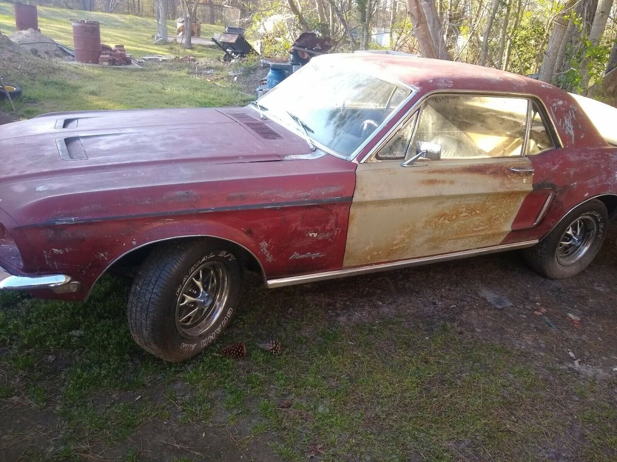 1968 Red Ford mustang Sedan