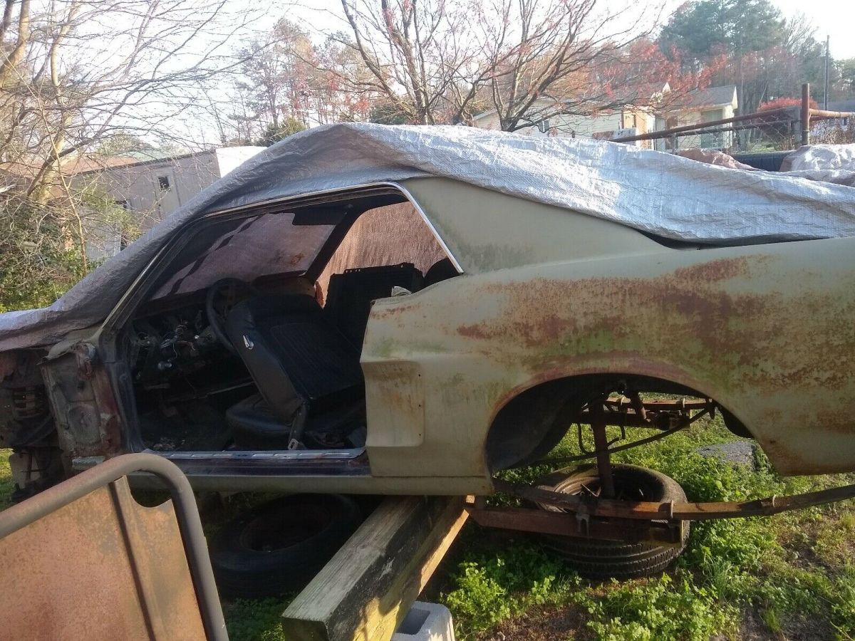1968 Red Ford mustang Sedan