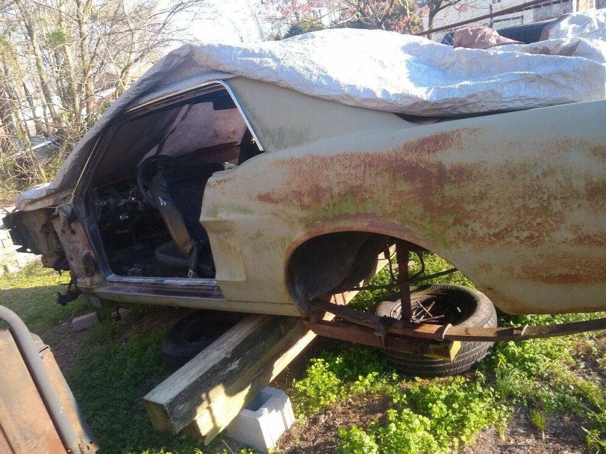 1968 Red Ford mustang Sedan