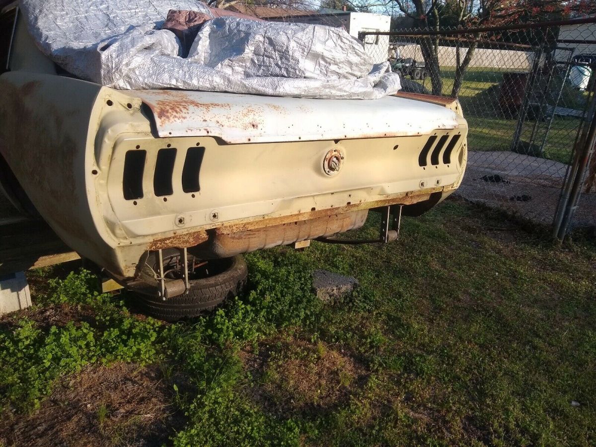 1968 Red Ford mustang Sedan