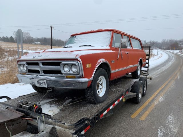 1968 GMC Suburban