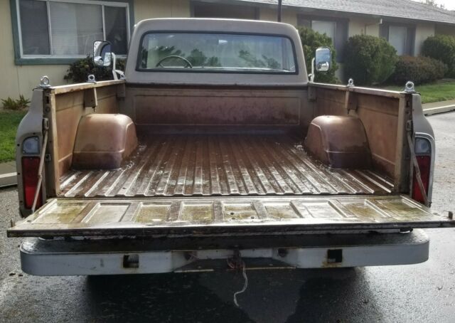 1968 Gold GMC 2500 Series Standard Cab Pickup