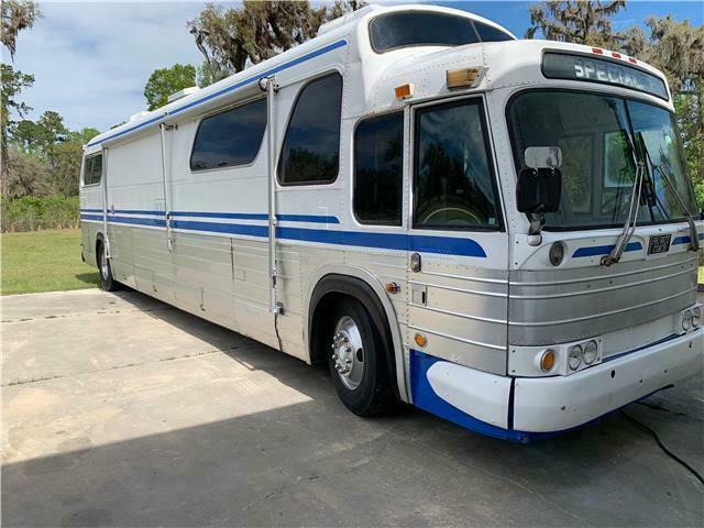 1968 Blue GMC PD4903 Bus